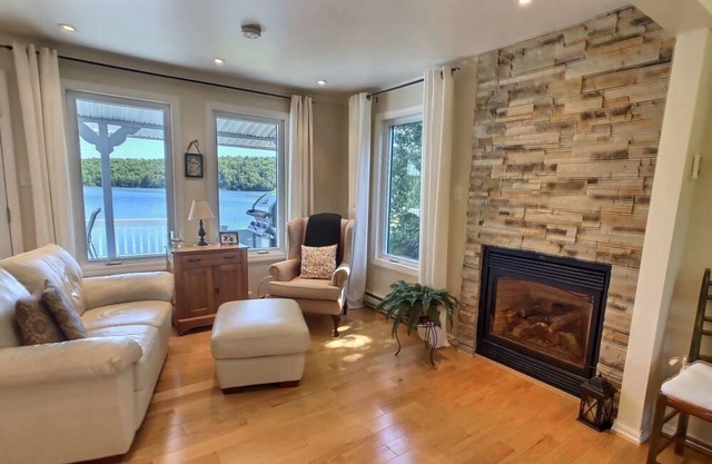 Chalet Le Geai Bleu - Laurentides - Minerve - Bord de l'eau