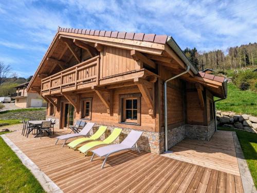 Chalet Lumineux avec Sauna, Terrasses et Accessibilité PMR à Proximité des Pistes et Randonnées - FR-1-589-640