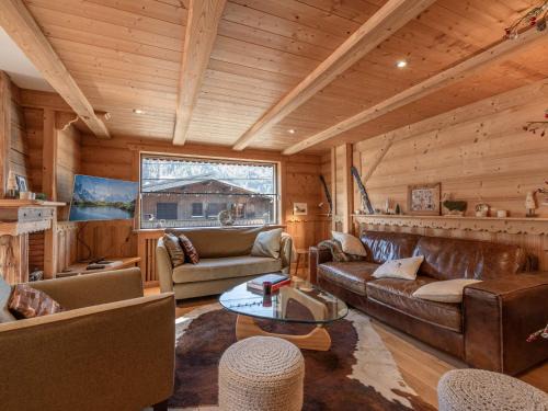 Chalet rénové de 170m² au centre de Morzine, 11 pers., proche télécabine, parking, terrasse, cheminée - FR-1-754-5