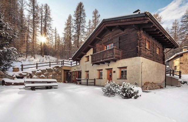 Chalet 'Royal' with Mountain View, Private Garden and Wi-Fi