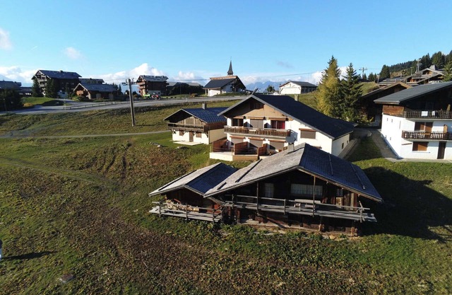 Chalet Savoyard aux Saisies - 6 Chambres, 4 Salles de Bains, Sauna, 11 Personnes, Proche des Pistes