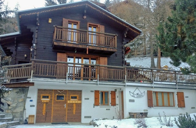 Chalet VOLIERE HAUT. -Outside: for 8 people, large terrace, garden, balcony, barbecue, sun tent, gar