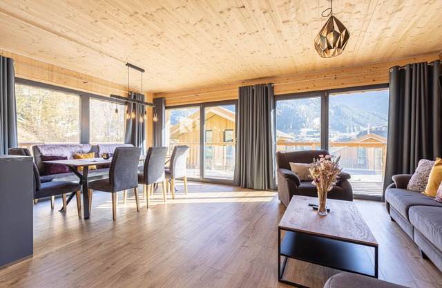 Chalet with 4 bedrooms for up to 10 people