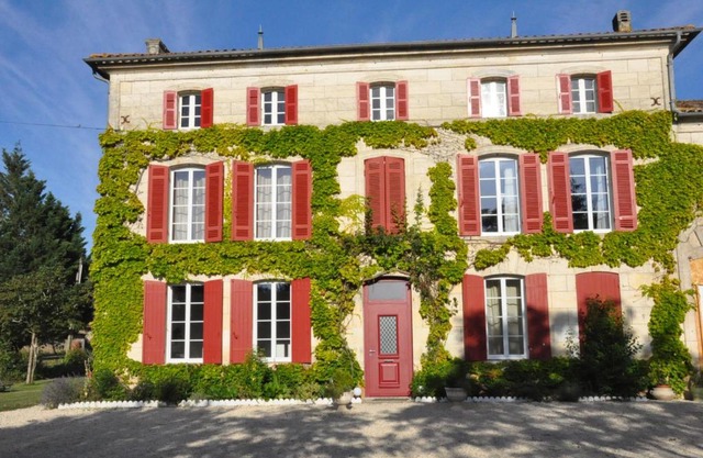 chambre spacieuse dans maison bourgeoise