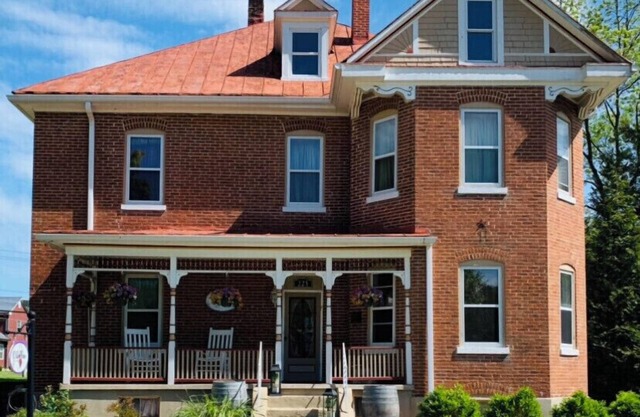 Chardonnay Room - Old Vine Bed & Breakfast