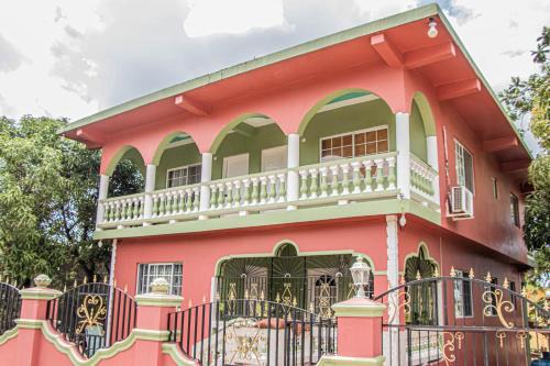 Charlie's Cottages