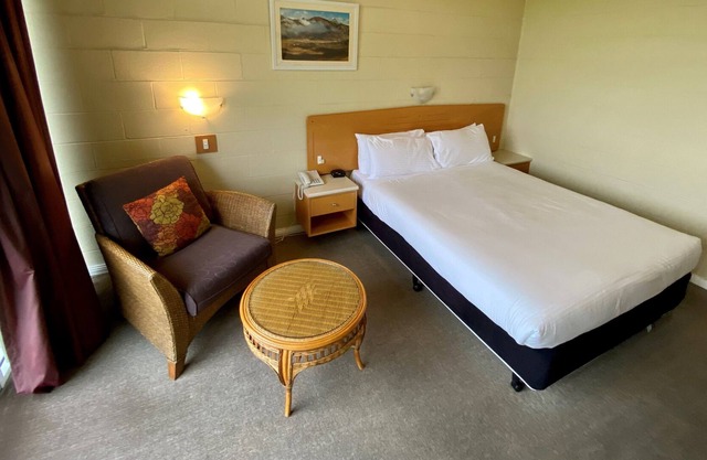 Charm and private, fully furnished suite for rent.