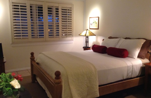 Charm. Privacy.and The Hollywood Sign