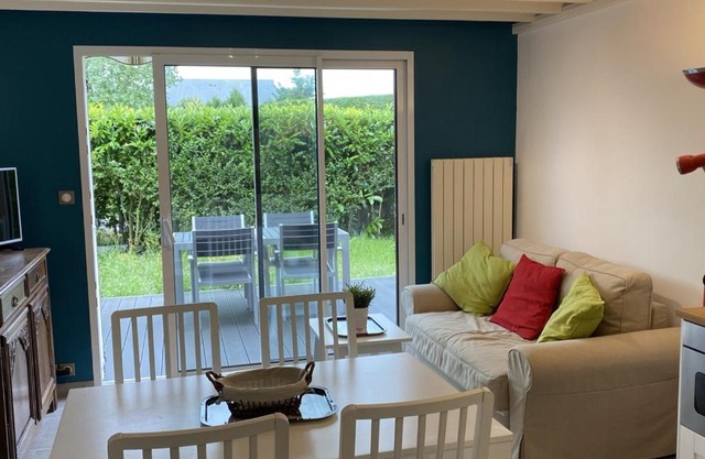 Charmant Cottage 2P avec Jardin et WIFI, à 2 Pas de la Plage de Cabourg - FR-1-487-285