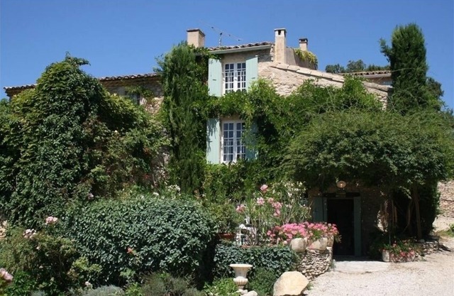 Charming 18th Century Luberon Country Home with Pool Between Gordes & Roussillon