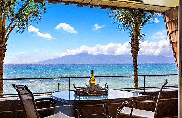 Charming 1-bedroom condo in brilliant Lahaina with AC