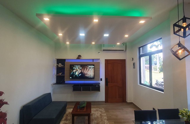 Charming 1 bedroom apartment in fabulous Puerto Ayora with WiFi air conditioning