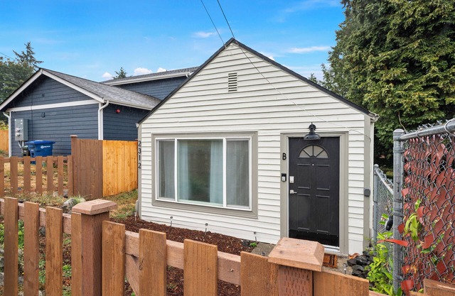 Charming 1-bedroom house in Seattle with AC