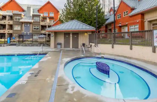 Charming 1BR,Nestled at Creekside Base, Steps to the Gondola, HotTub,Pool, Sauna