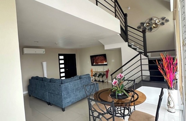Charming 2-bedroom apartment with WiFi and AC in St Andrews Parish