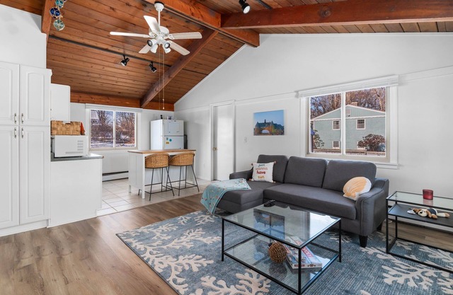Charming 2-bedroom Cottage in South Kingstown