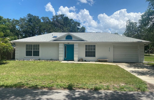Charming 2-bedroom house with WiFi, AC in enchanting Daytona Beach