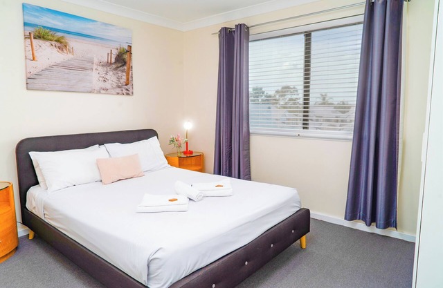 Charming 2-Bedroom Apartment: Spacious, Cozy, and Fully Self-Contained