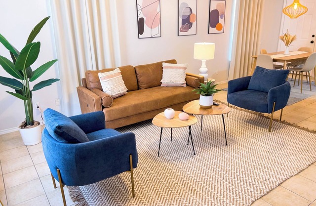 Charming 2-bedroom condo in lovely Edinburg Wifi/Netflix