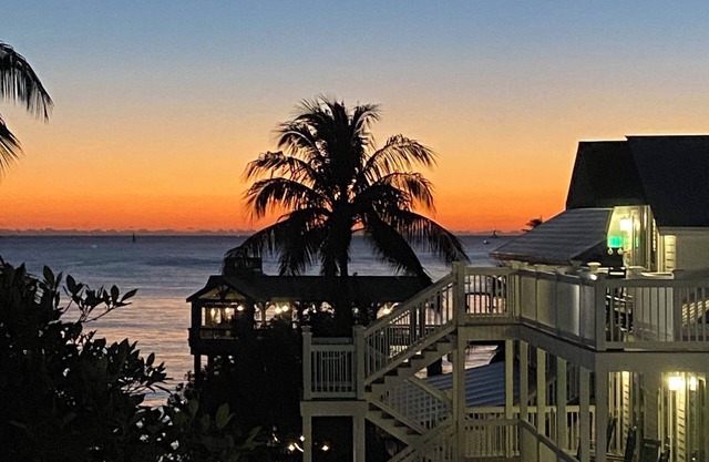 Charming 2-bedroom condo at the spectacular Coconut Beach Resort Nov 15-22-2025