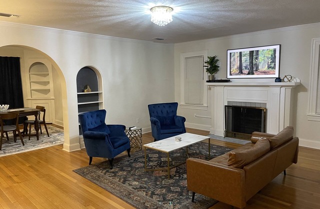 Charming 2-bedroom cottage in fabulous Amarillo with WiFi, AC