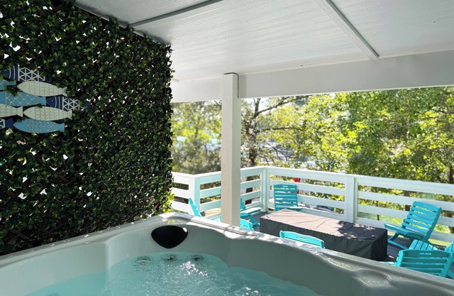 Charming 2-bedroom Cottage located at Va Dare and Portside Bar! Sleeps 4