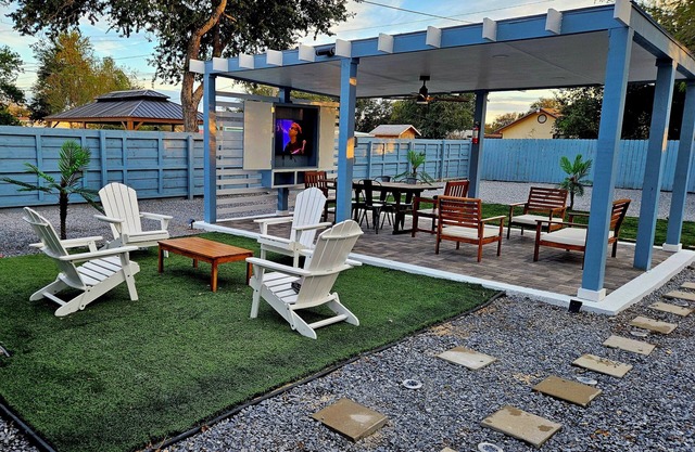 Charming 2-bedroom country house with, spectacular patio and pergola