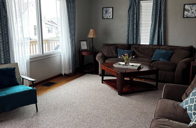 Charming 2-bedroom house with WiFi, AC in superb Bedford