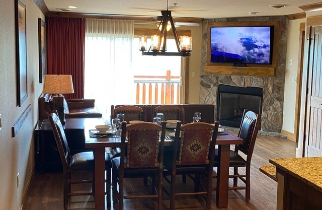 Charming 2-bedroom resort in Gatlinburg with WiFi, fitness room, AC