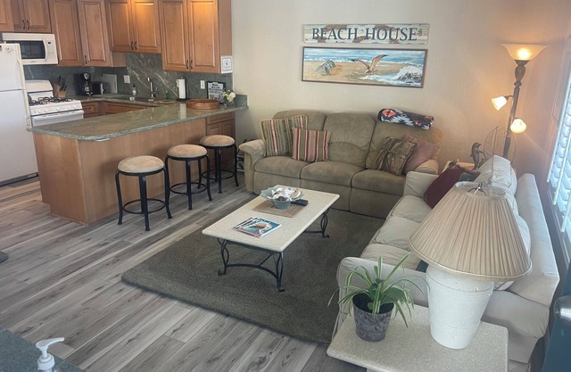 Charming 2-bedroom condo in terrific Carpinteria with WiFi
