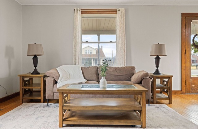 Charming 2-bedroom house in peaceful Hughesville with WiFi and Backyard