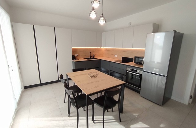 Charming 2-bedroom apartment in quaint Torri di Quartesolo with AC