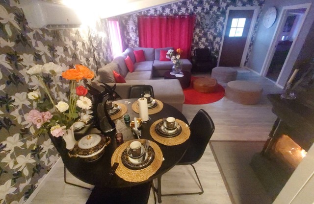 Charming 2-bedroom house in welcoming Västra Götalands län with AC, WiFi