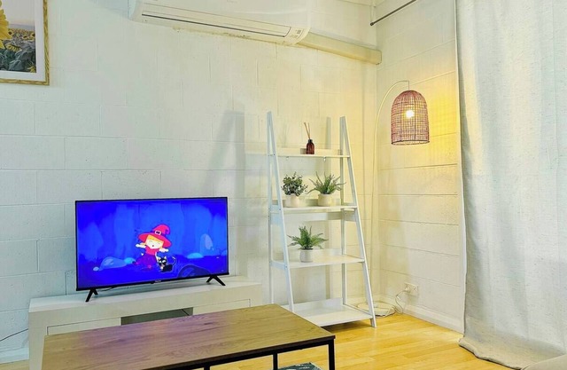 *Charming 2BR Retreat in Heart of Southern Bliss