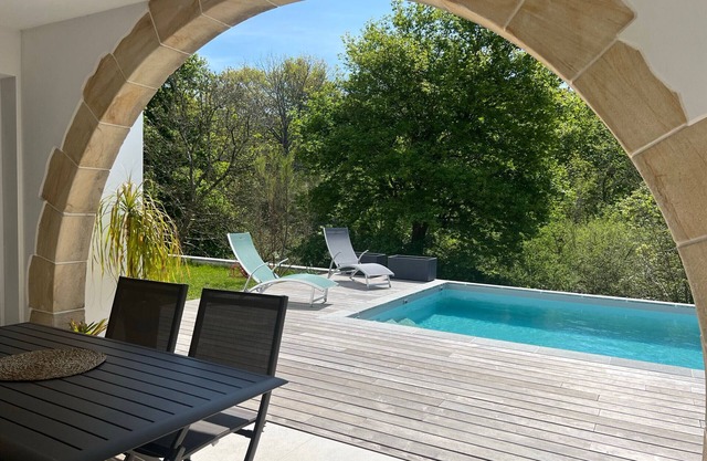 Charming 2BR with pool and parking in Basque house