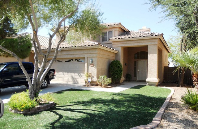 Charming 3 Bdrm Home In Great Neighborhood!