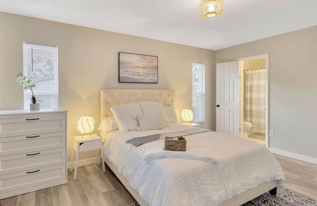 Charming 3 Bedroom Home Sunset Beach
