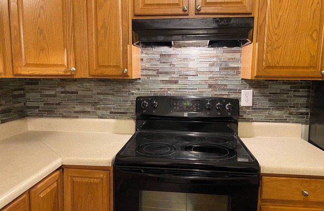 Charming 3-bedroom house with AC and WiFi in cool Charleston
