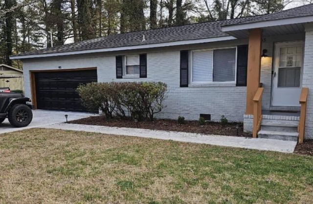 Charming 3-bedroom house with AC, WiFi in fantastic Huntsville