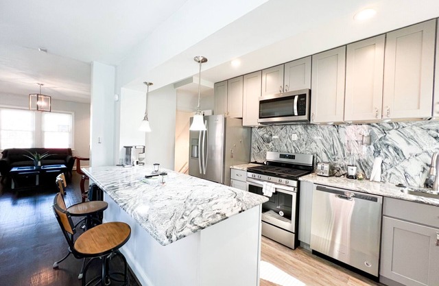 Charming 3-bedroom house with WiFi and AC in Washington