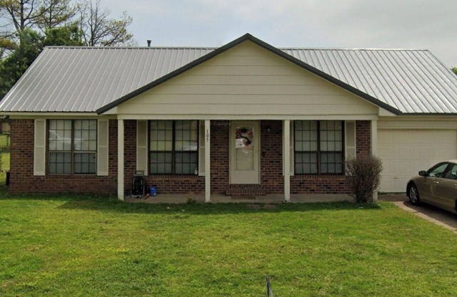 Charming 3-bedroom house with WiFi, AC in delightful Osceola,