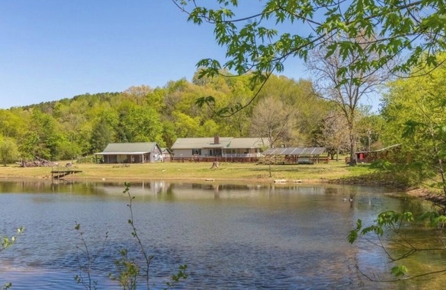 Charming 3-bedroom house with AC and WiFi in Pulaski