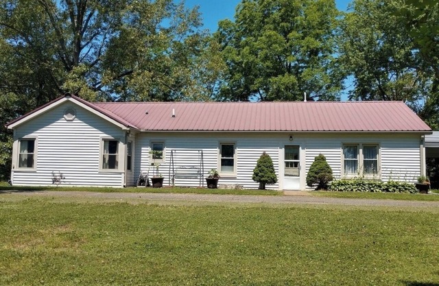 Charming 3-bedroom house in a country setting with WiFi