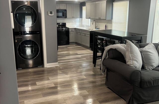 Charming 3-bedroom house with AC, WiFi in fantastic Trenton