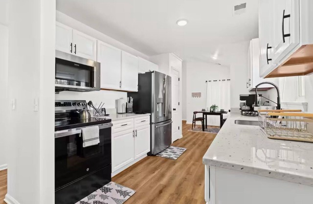 Charming 3-bedroom house in Auburn Hills with AC, WiFi