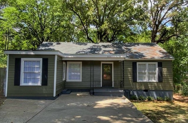 Charming 3-bedroom house in lovely Little Rock with WiFi, AC