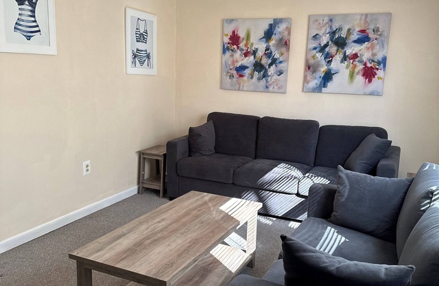 Charming 3-bedroom house with Wi-Fi and AC located in tranquil Somers Point,