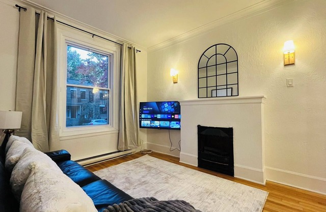 Charming 3-BR Getaway | Free Parking & Near Metro