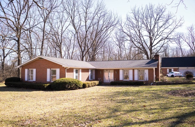 Charming 3-bedroom house with hot tub near Shepherdstown & Harpers Ferry