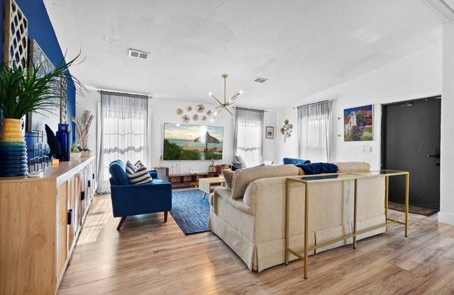Charming 4-Bedroom Oasis in WPB